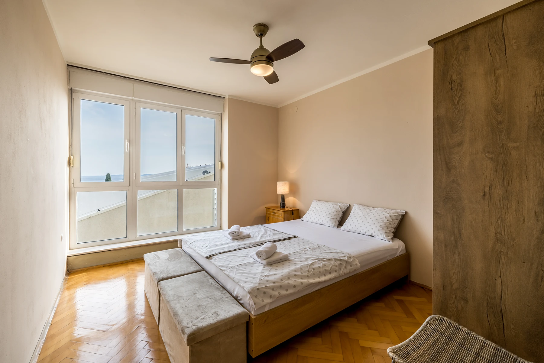 Široki kadar spavaće sobe 1 s balkonom, apartman Le Blue Split