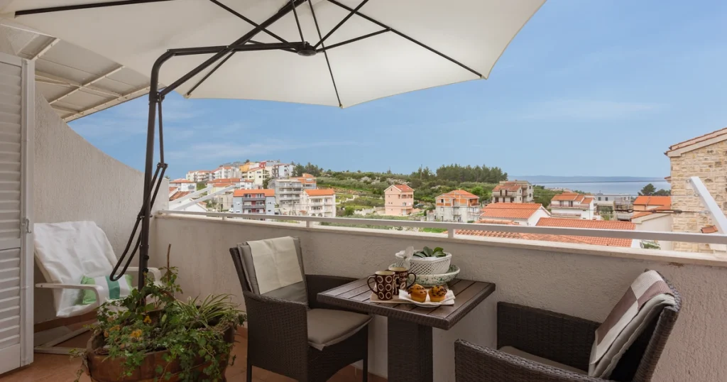Apartman Arca u Strožancu s balkonom i pogledom na more, besplatan parking