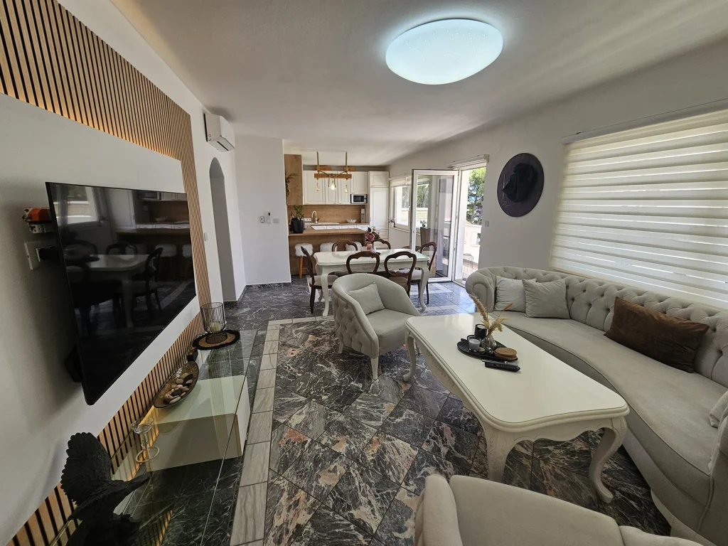 Dnevni boravak povezan s kuhinjom, apartman Breeze Split