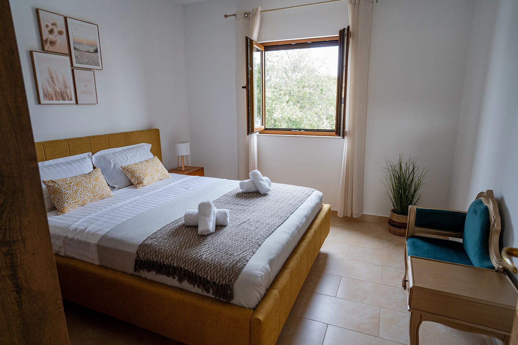 Spavaća soba s bračnim krevetom, apartman Bartul, Casa Korina