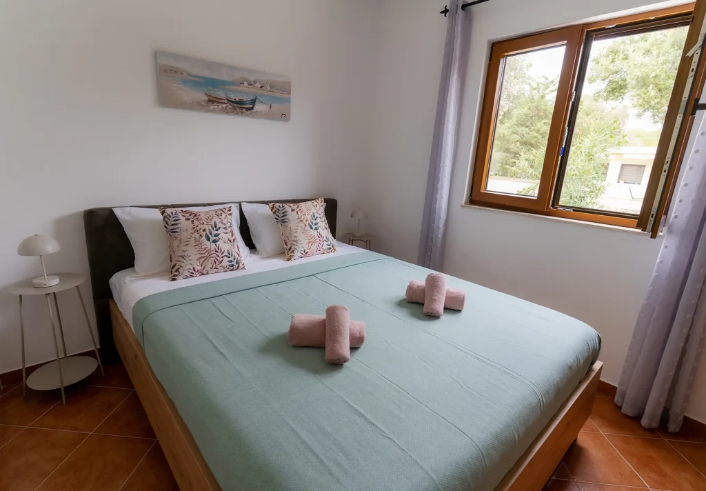 Spavaća soba s dva jednokrevetna kreveta, apartman Pave, Casa Korina