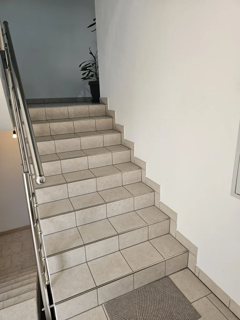 Unutarnje stubište apartmana Luna Mare, Čiovo