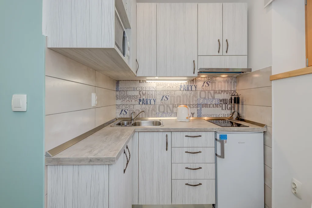 Čajna kuhinja sa sudoperom, apartman Lady Split