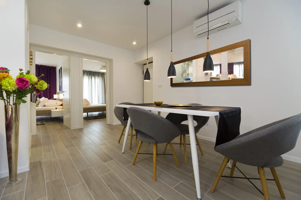 Dnevni boravak i blagovaonica otvorenog tlocrta, apartman Le Grey Split