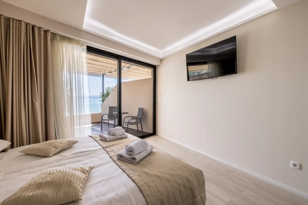 Deluxe soba s bračnim krevetom, TV-om i izlazom na balkon, Seven of Nine Stobreč