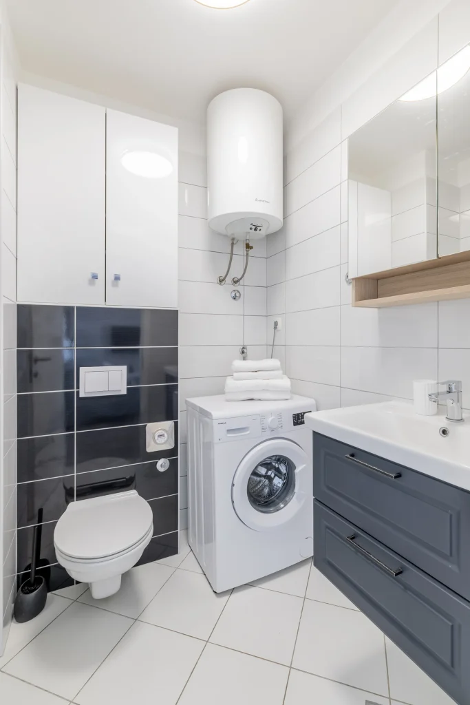 Perilicom rublja, WC-om i umivaonikom, apartman Vista Shine u Splitu