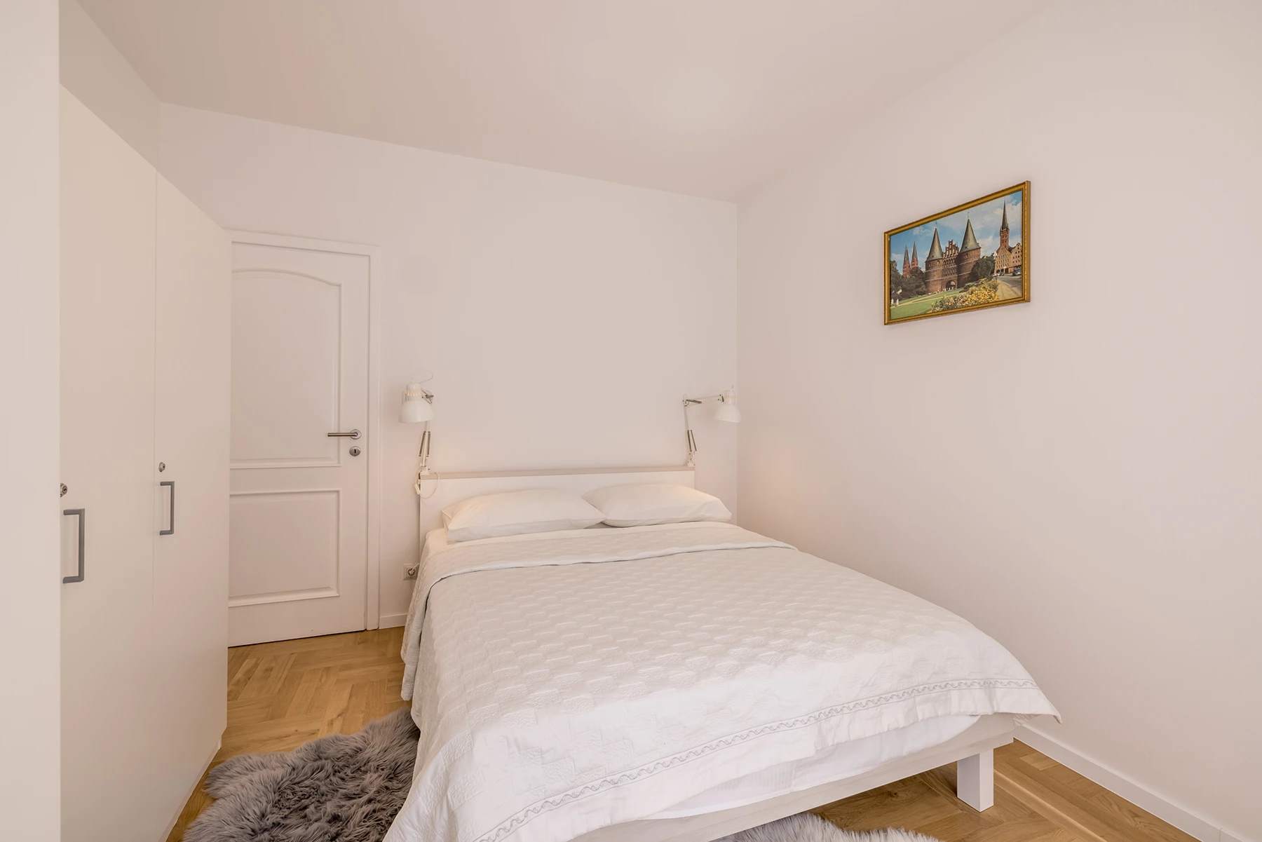 Spavaća soba 3 s svijetlom bračnom sobom, Villa Artea u Podstrani
