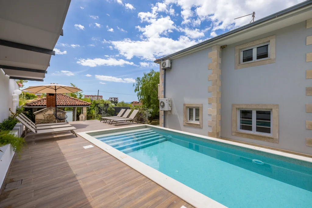 Bazen s privatnim bazenom i vilom, Villa Artea u Podstrani