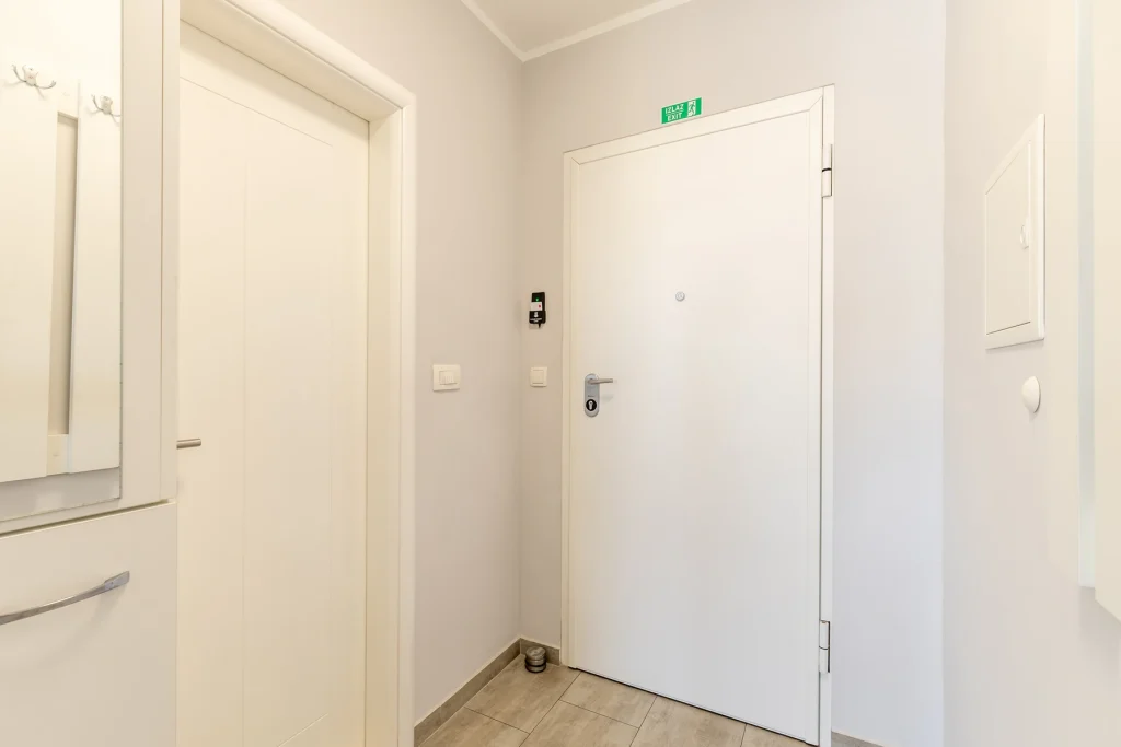 Ulaznim vratima i hodnikom, apartman Vista Spark u Splitu